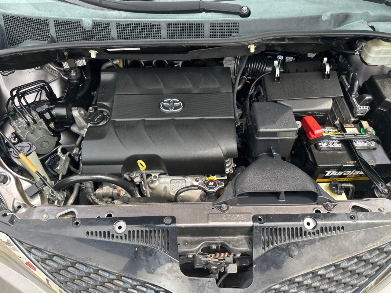 Toyota Sienna FWD 7-Passenger V6 2012