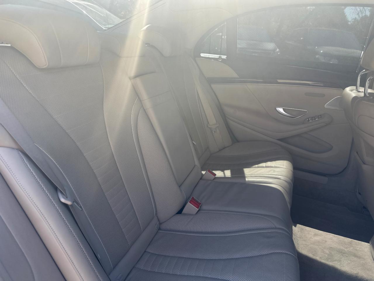 Mercedes-Benz S-Class S550 2015