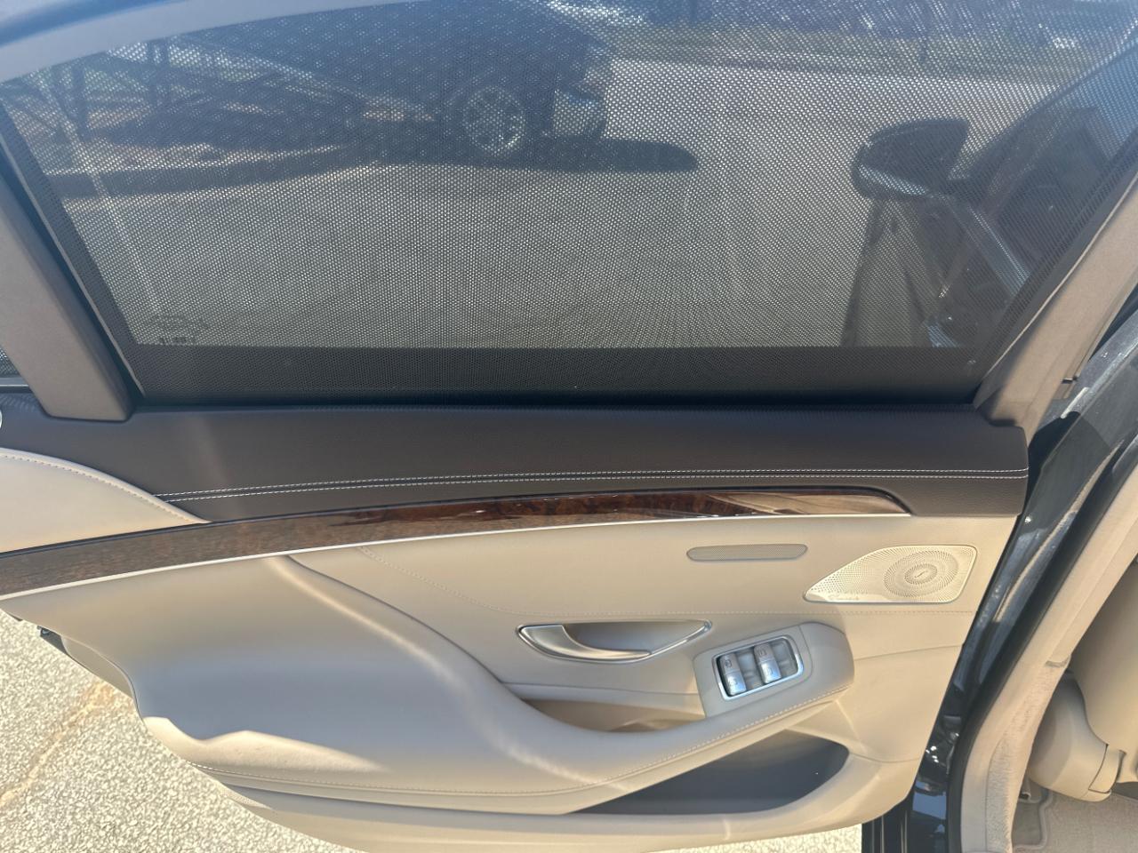 Mercedes-Benz S-Class S550 2015