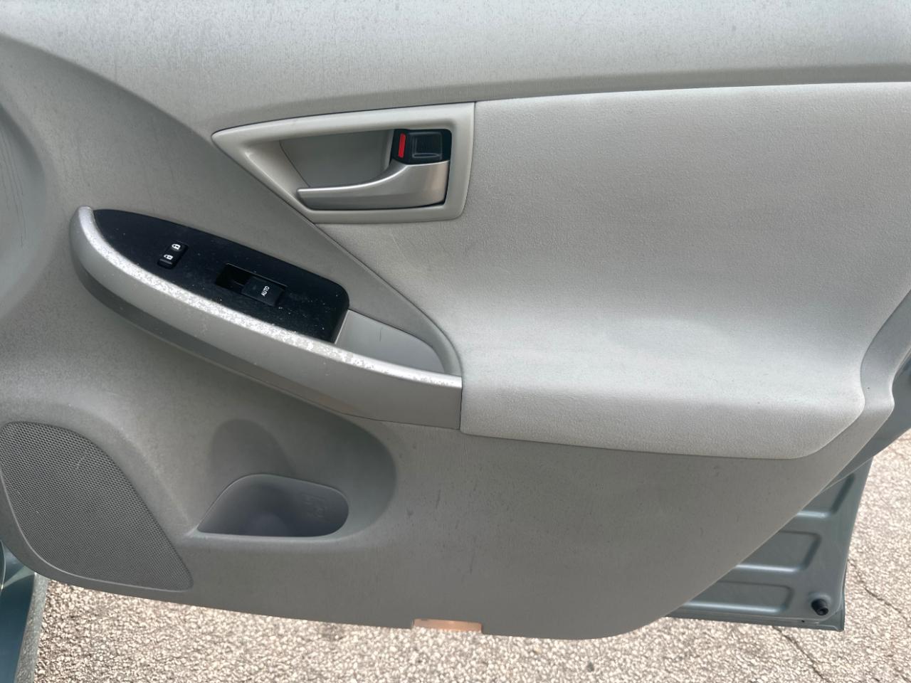 Toyota Prius Two 2015