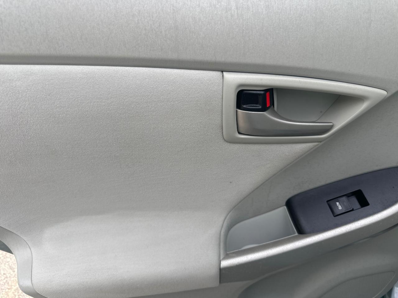 Toyota Prius Two 2015