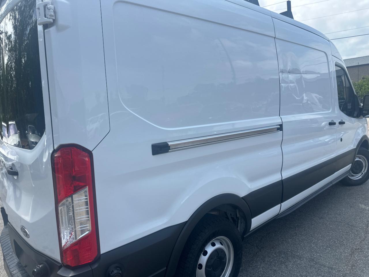 Ford Transit 150 Van Med. Roof w/Sliding Pass. 148-in. WB 2019