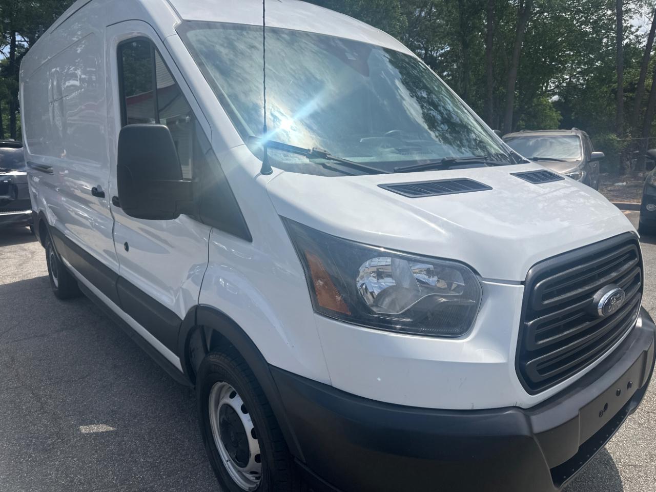 Ford Transit 150 Van Med. Roof w/Sliding Pass. 148-in. WB 2019