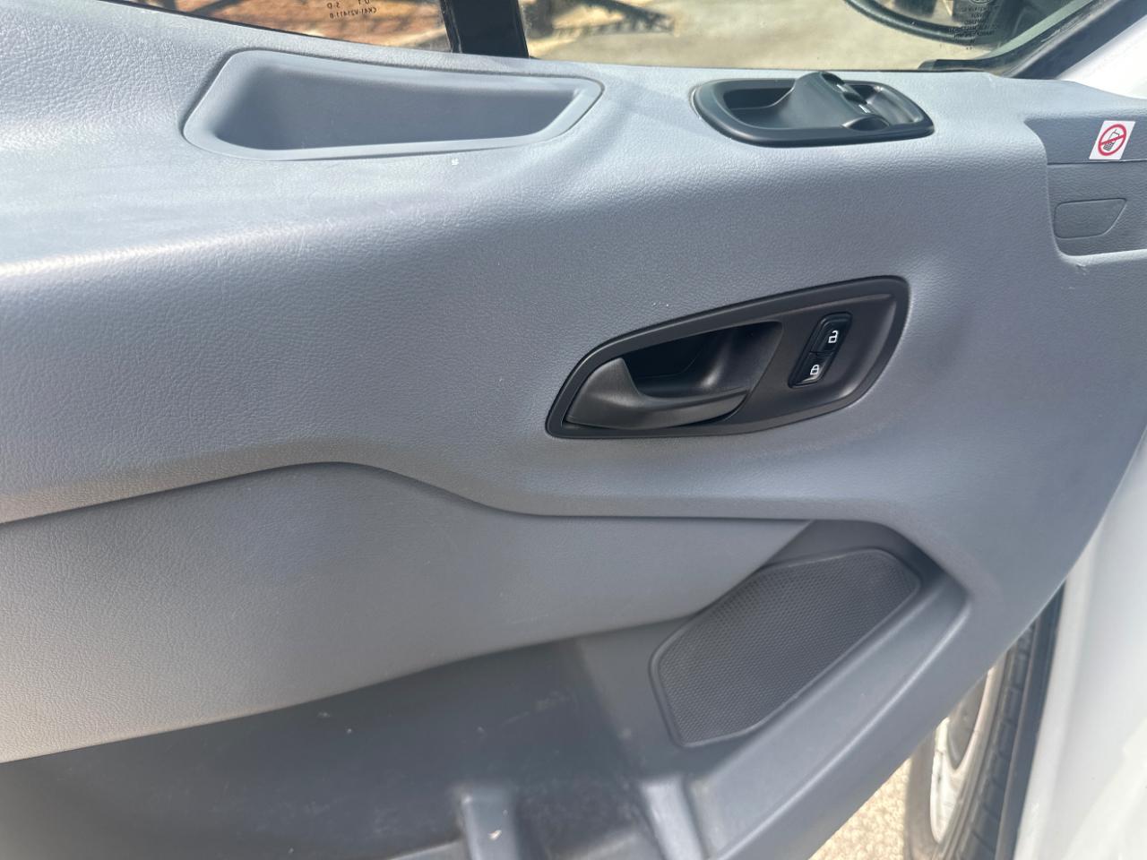 Ford Transit 150 Van Med. Roof w/Sliding Pass. 148-in. WB 2019