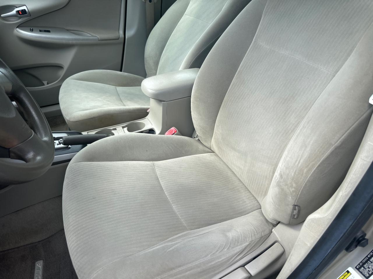 Toyota Corolla 4dr Sedan Auto 2010
