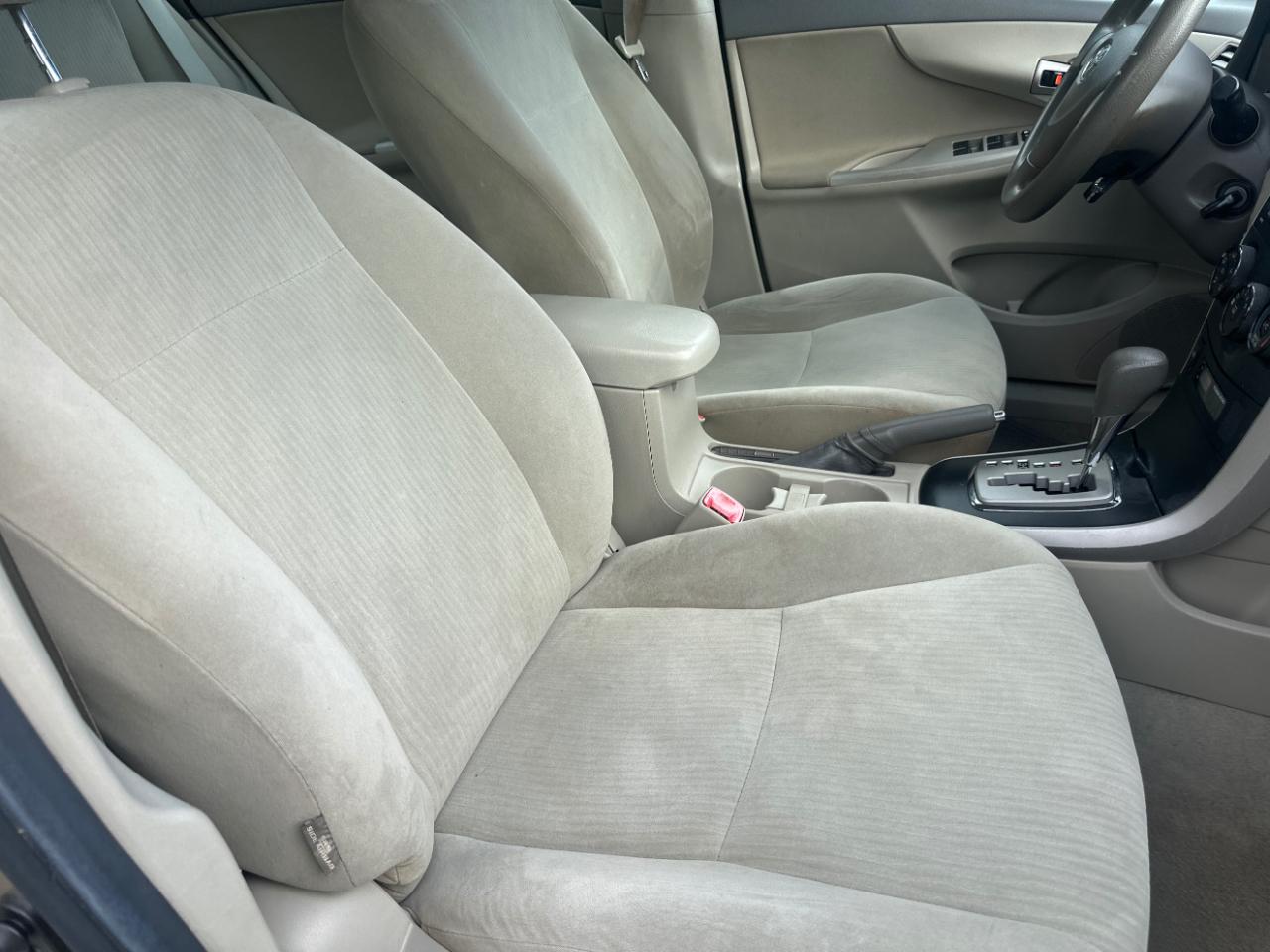 Toyota Corolla 4dr Sedan Auto 2010