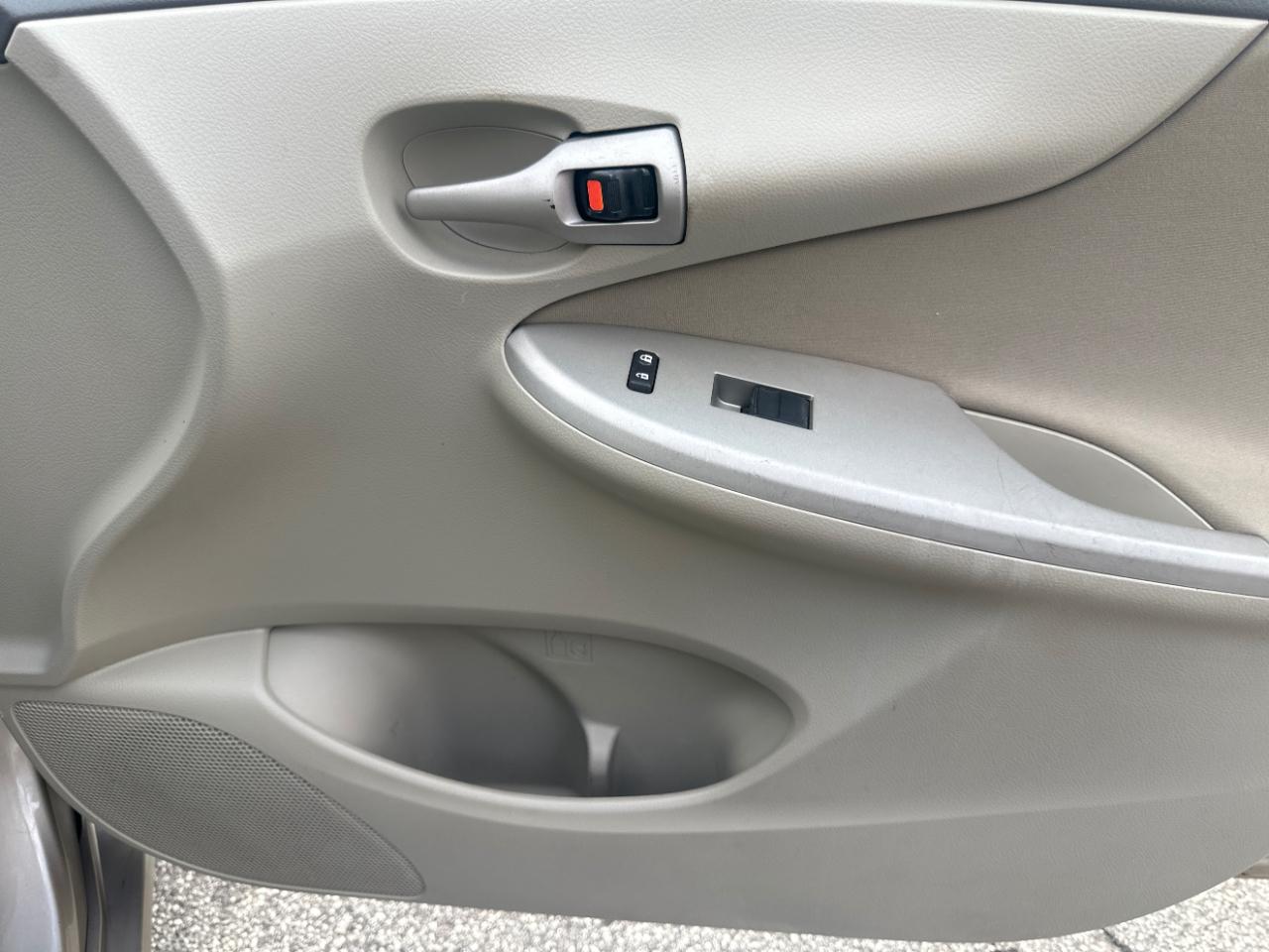 Toyota Corolla 4dr Sedan Auto 2010