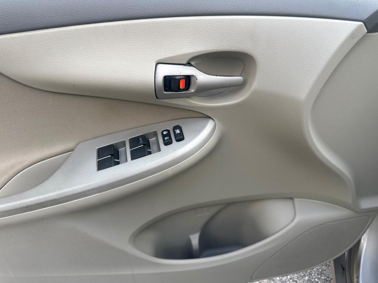 Toyota Corolla 4dr Sedan Auto 2010