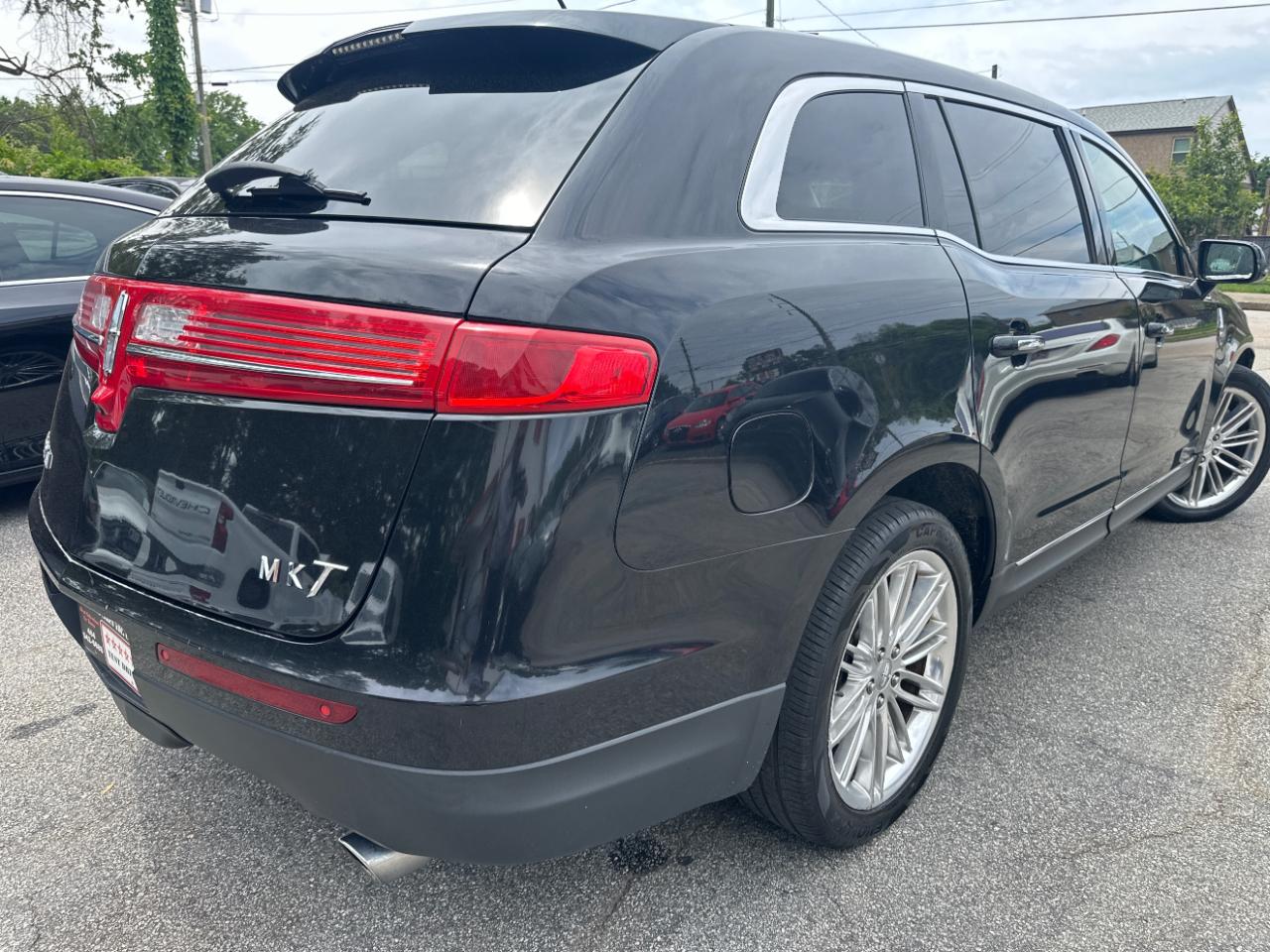 Lincoln MKT Reserve 2019