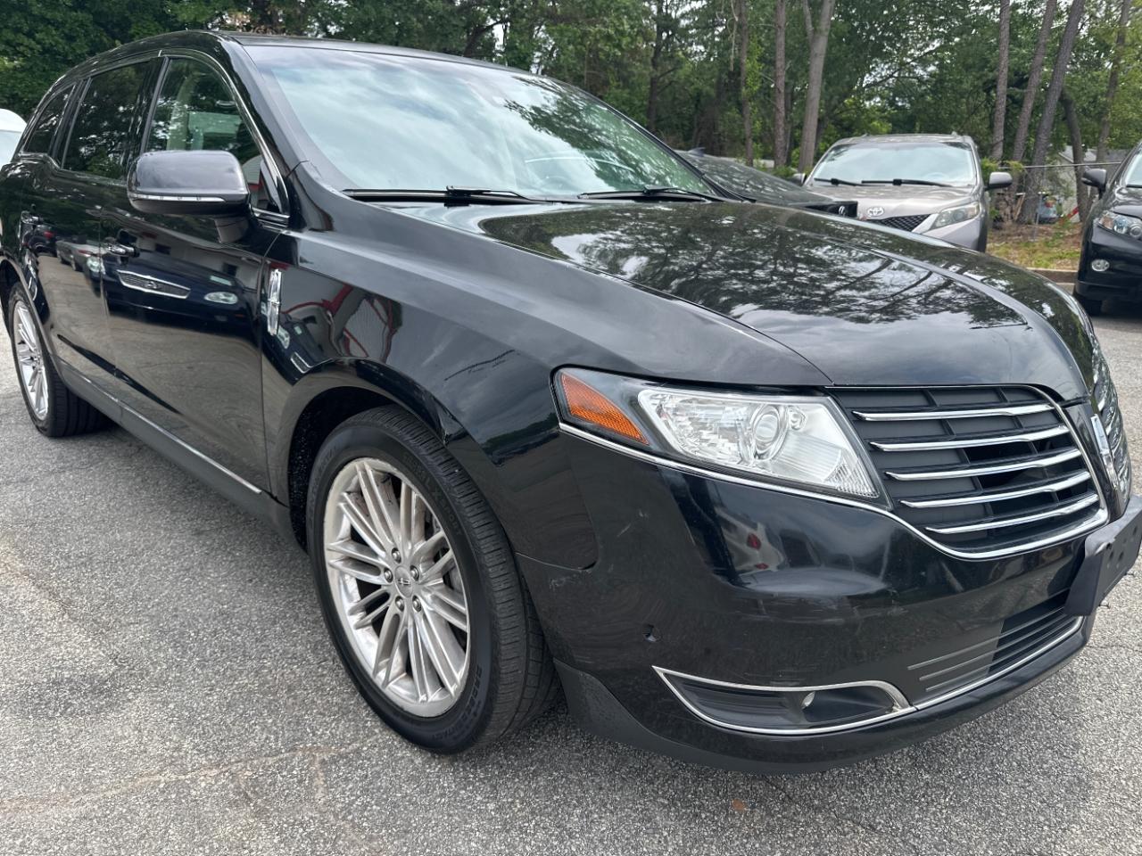 Lincoln MKT Reserve 2019
