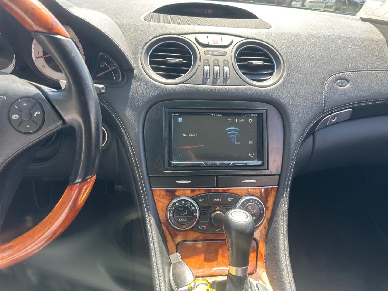 Mercedes-Benz SL-Class SL550 2011