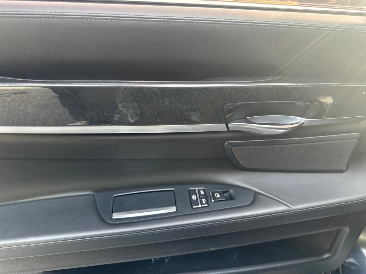 BMW 7-Series 750Li xDrive 2014