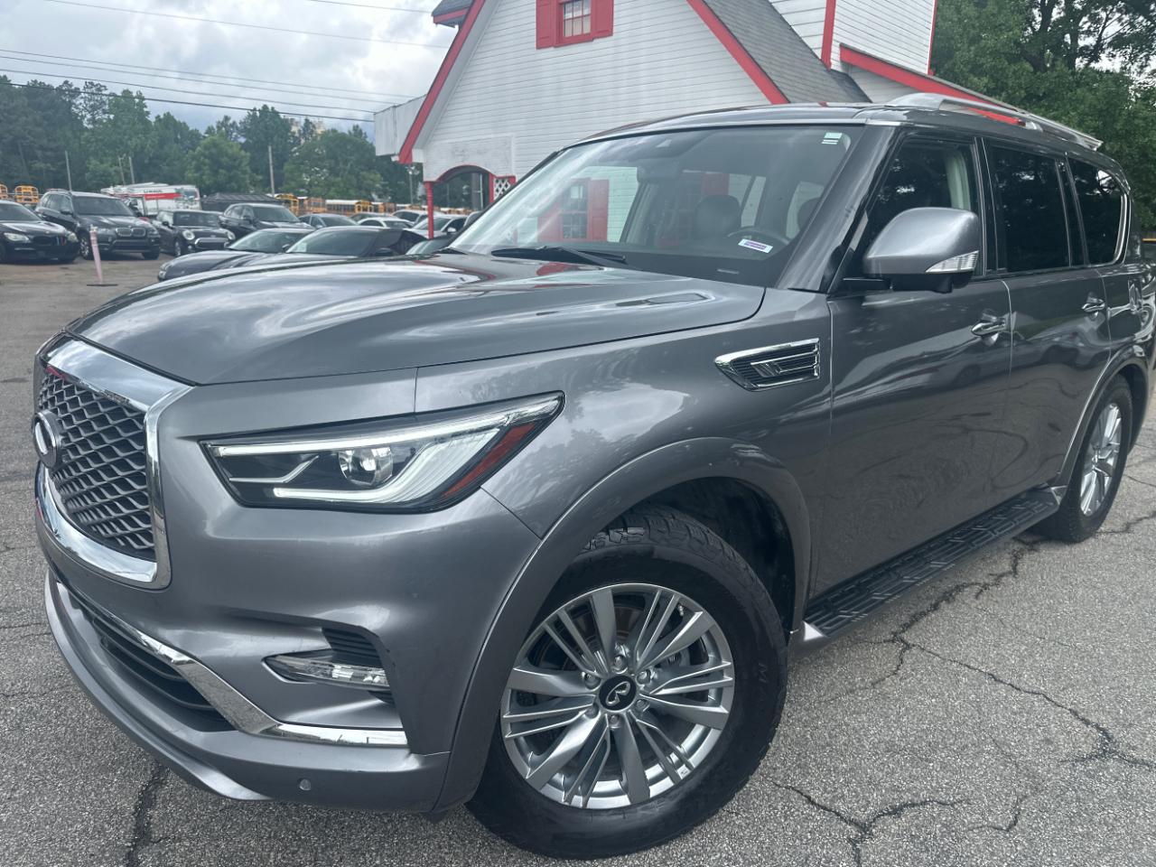 Infiniti QX80 LUXE 2021