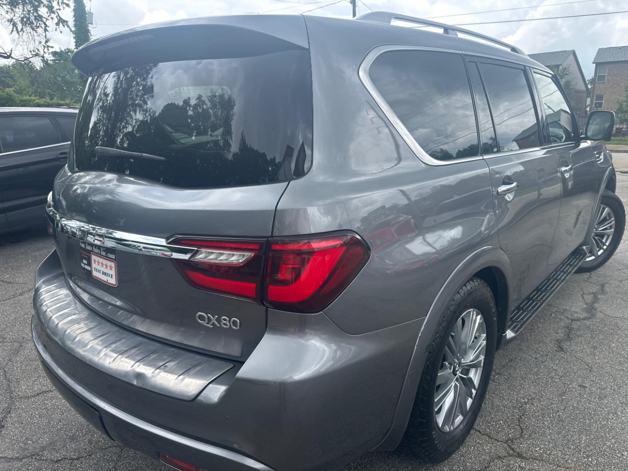 Infiniti QX80 LUXE 2021