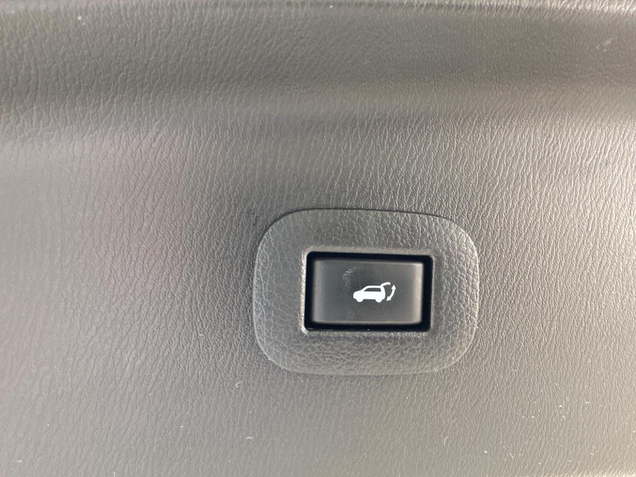 Infiniti QX80 LUXE 2021