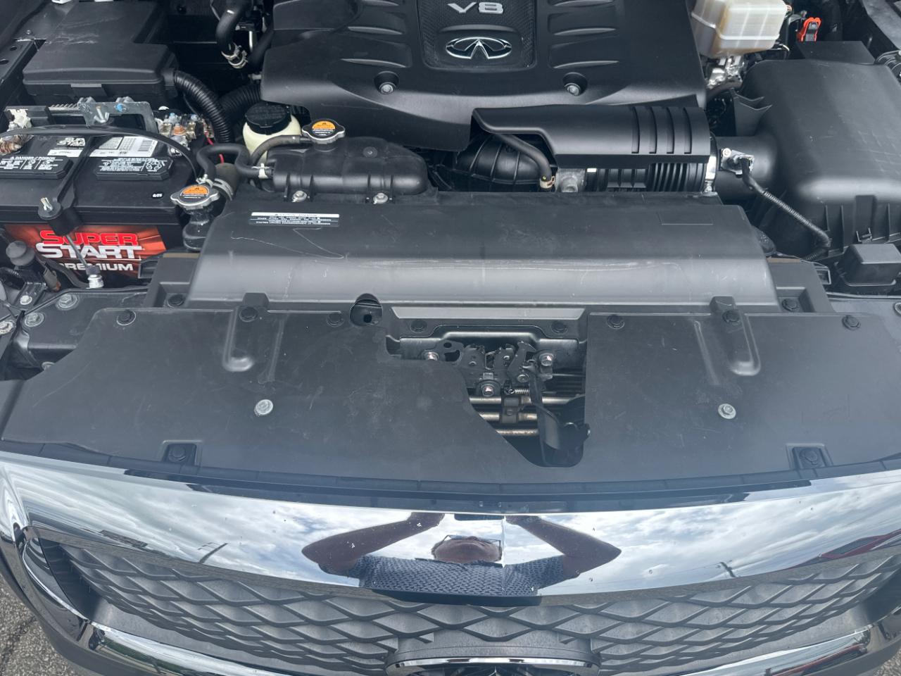 Infiniti QX80 LUXE 2021