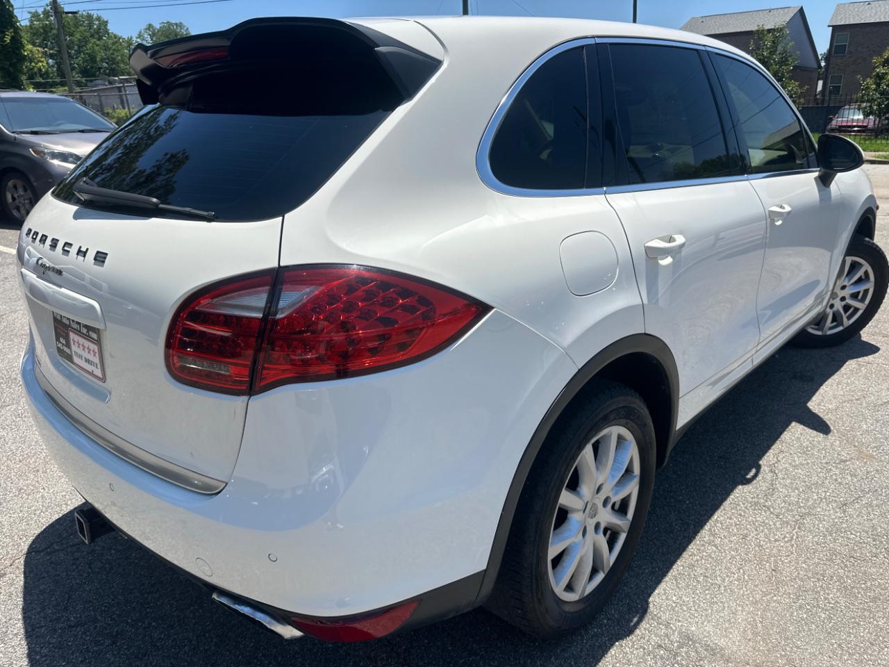 Porsche Cayenne Base 2012