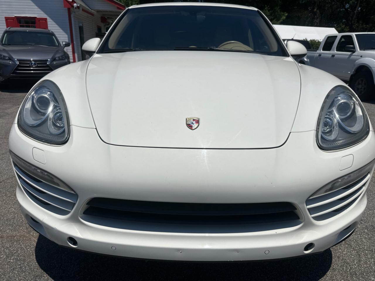 Porsche Cayenne Base 2012
