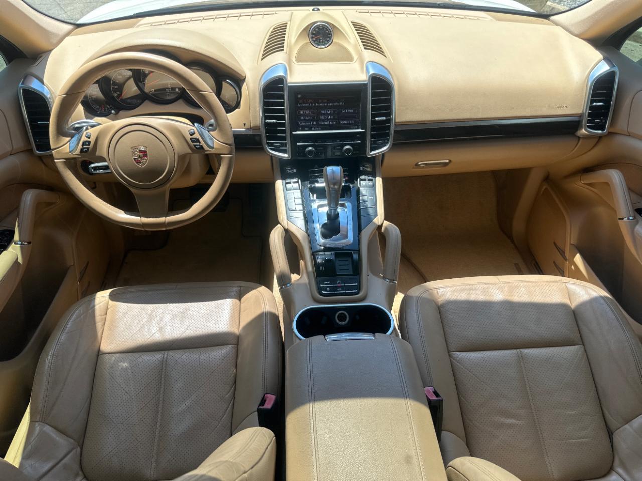 Porsche Cayenne Base 2012