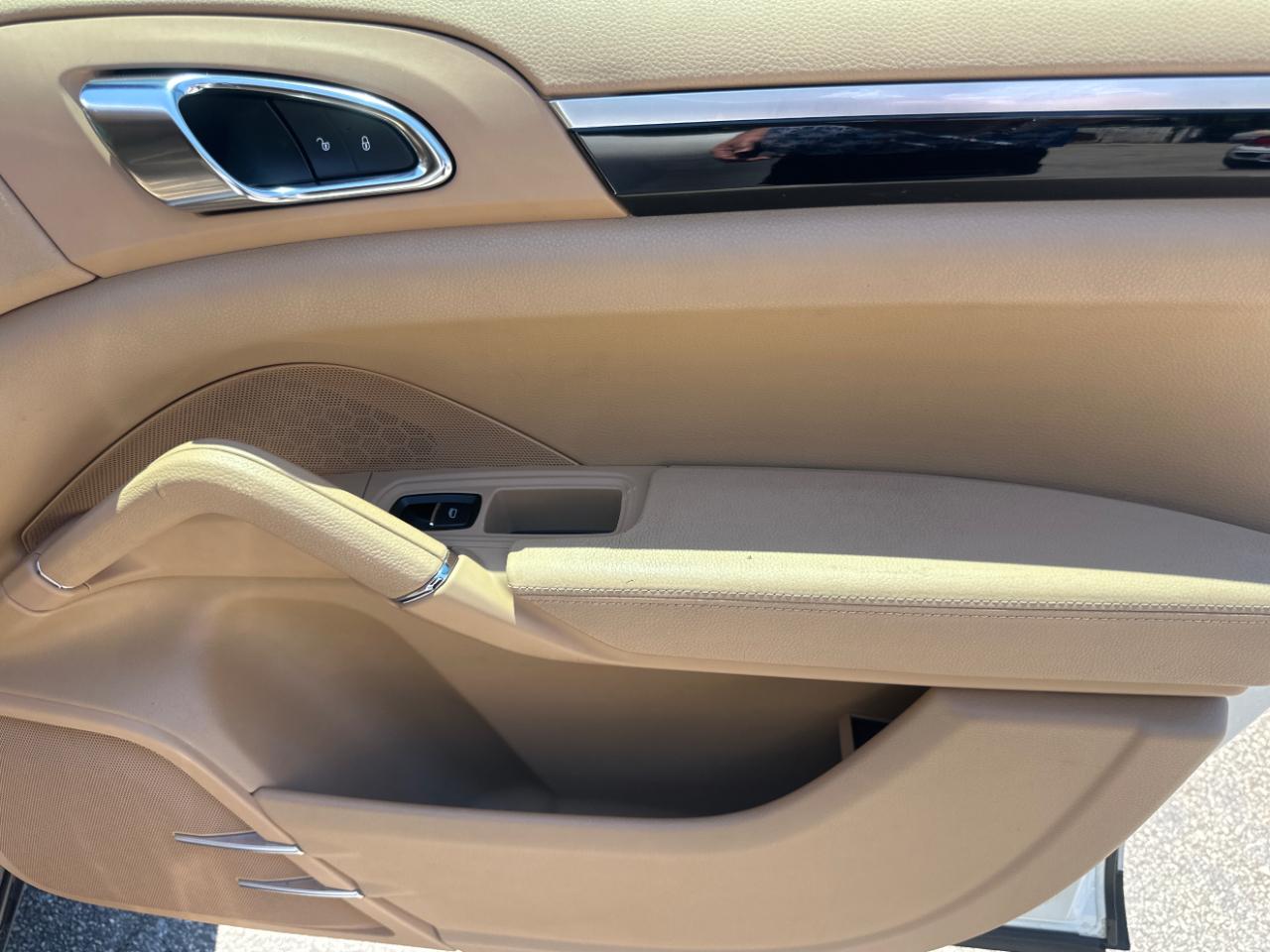 Porsche Cayenne Base 2012