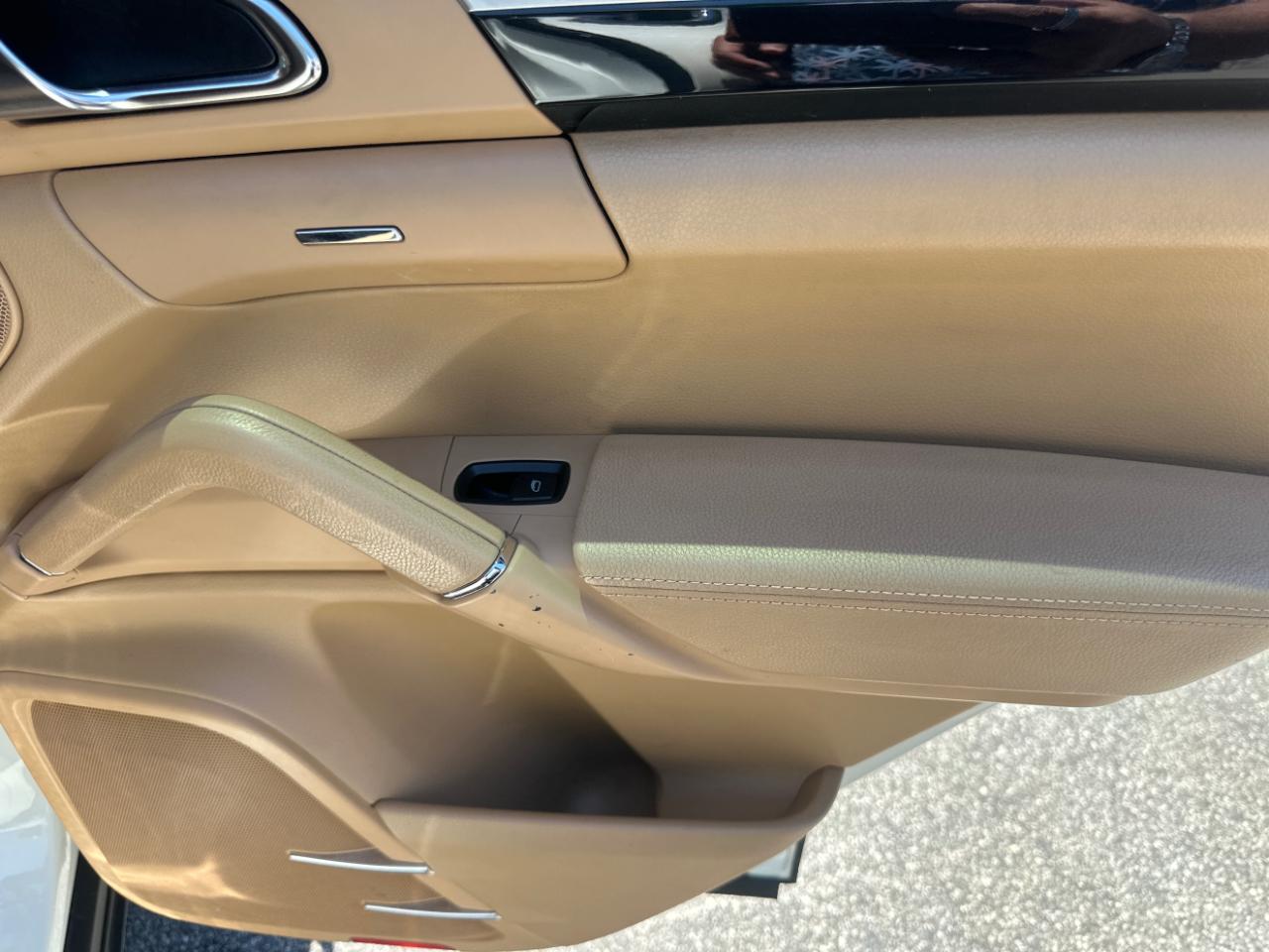 Porsche Cayenne Base 2012