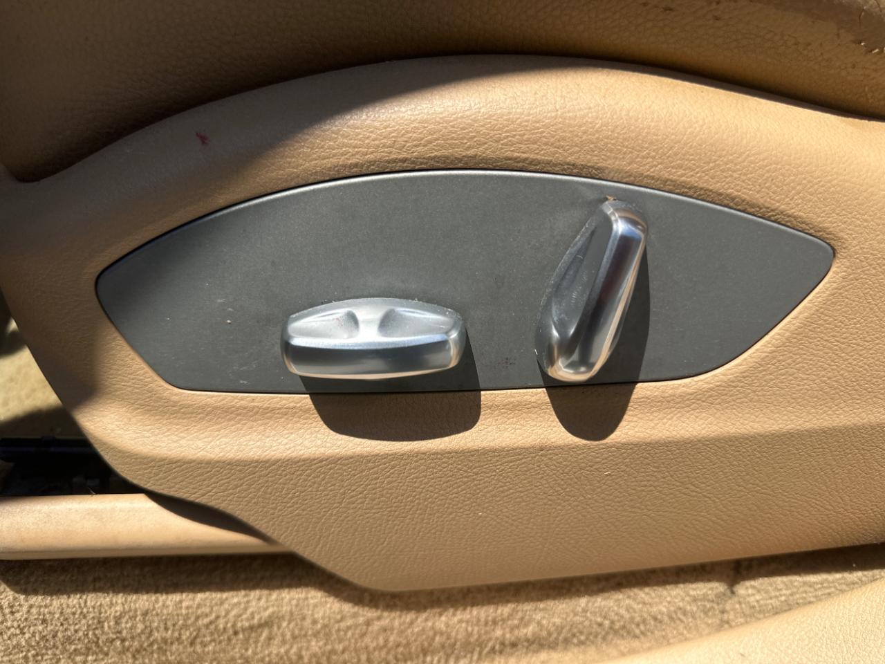 Porsche Cayenne Base 2012