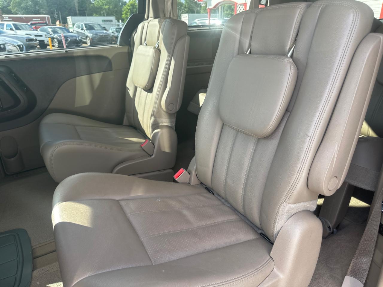 Chrysler Town & Country 4dr Wgn Touring-L 2013