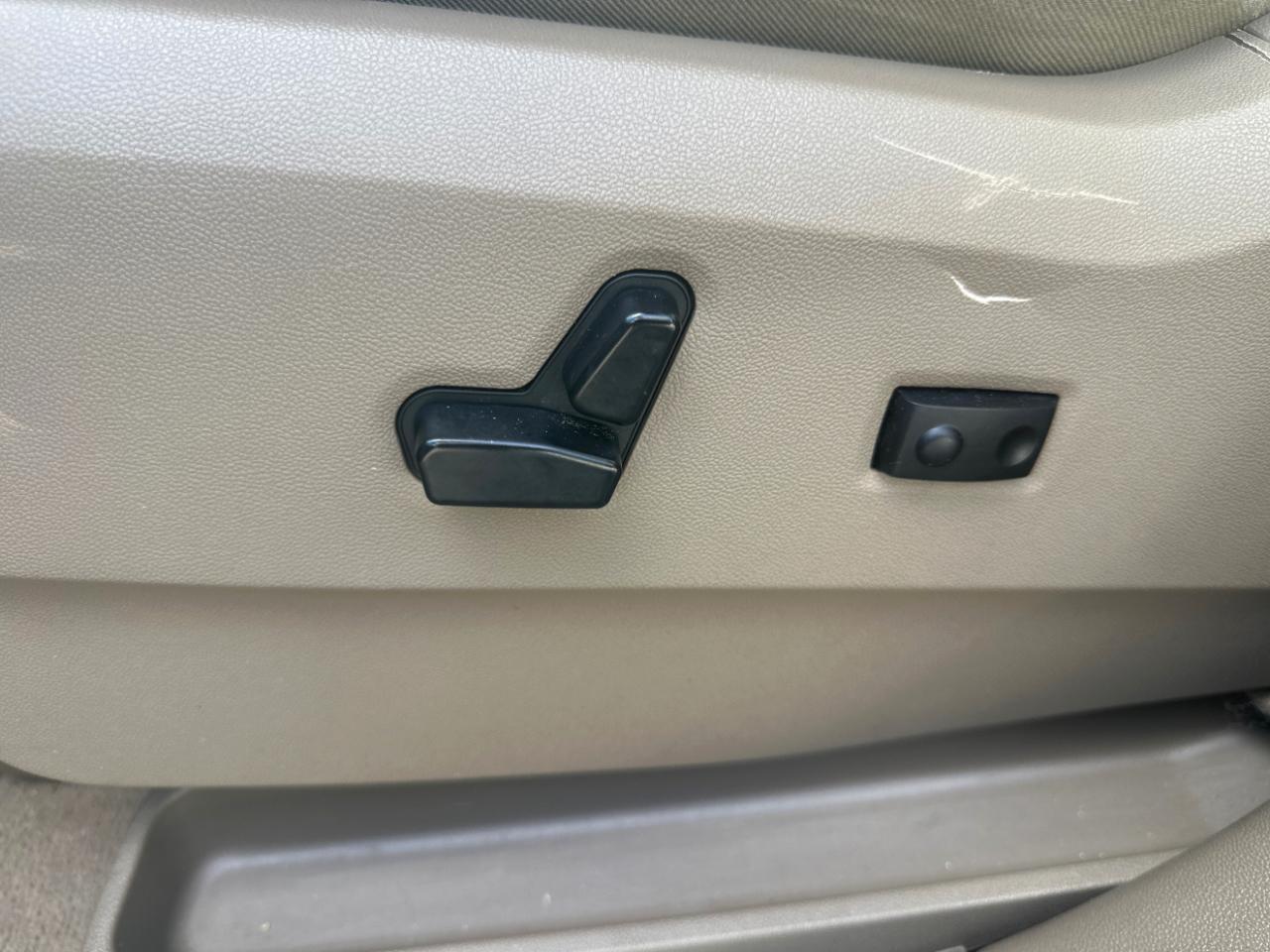 Chrysler Town & Country 4dr Wgn Touring-L 2013