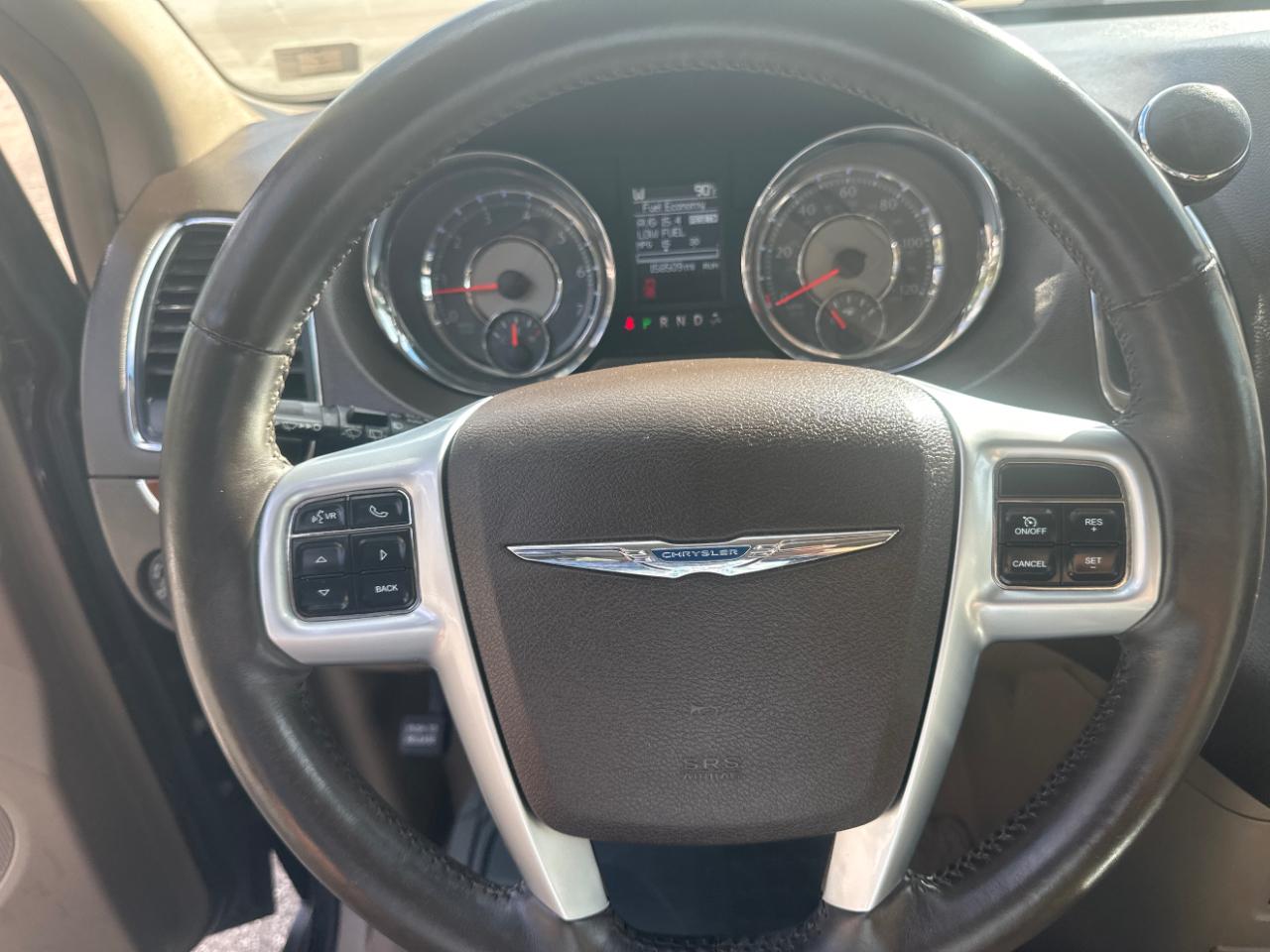 Chrysler Town & Country 4dr Wgn Touring-L 2013