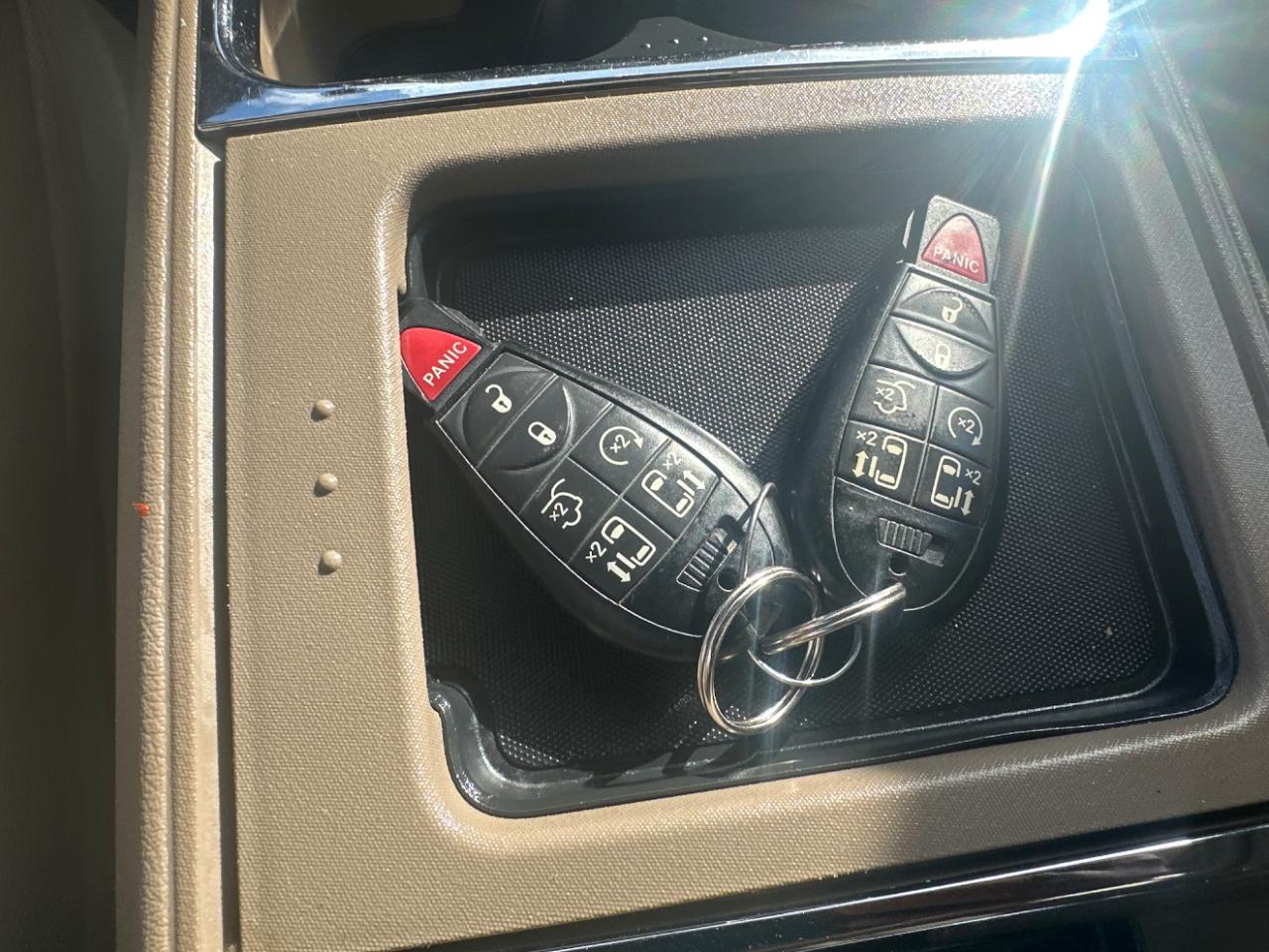 Chrysler Town & Country 4dr Wgn Touring-L 2013