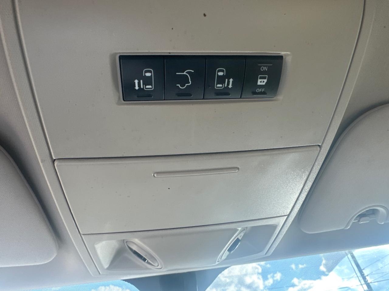 Chrysler Town & Country 4dr Wgn Touring-L 2013