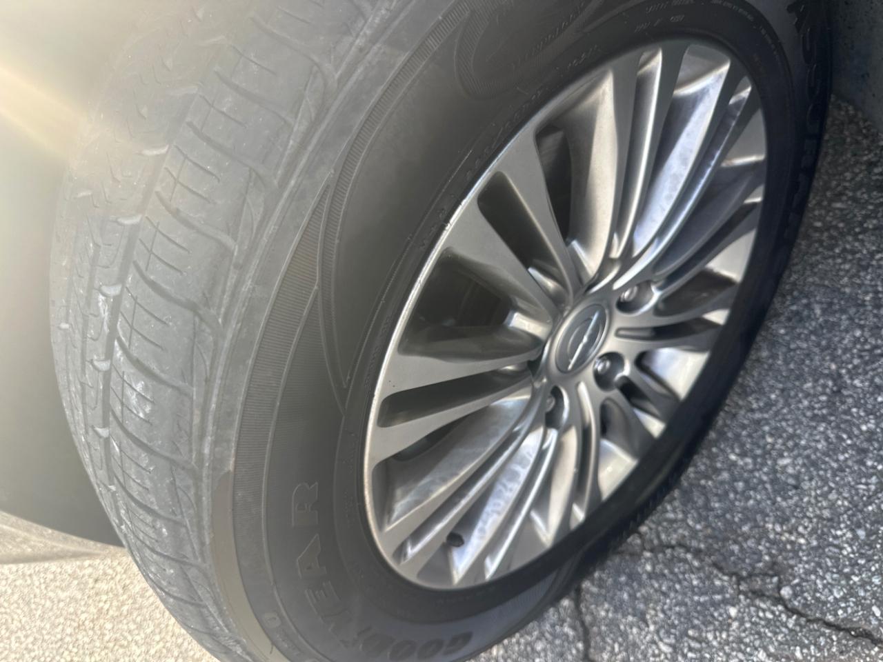 Chrysler Town & Country 4dr Wgn Touring-L 2013