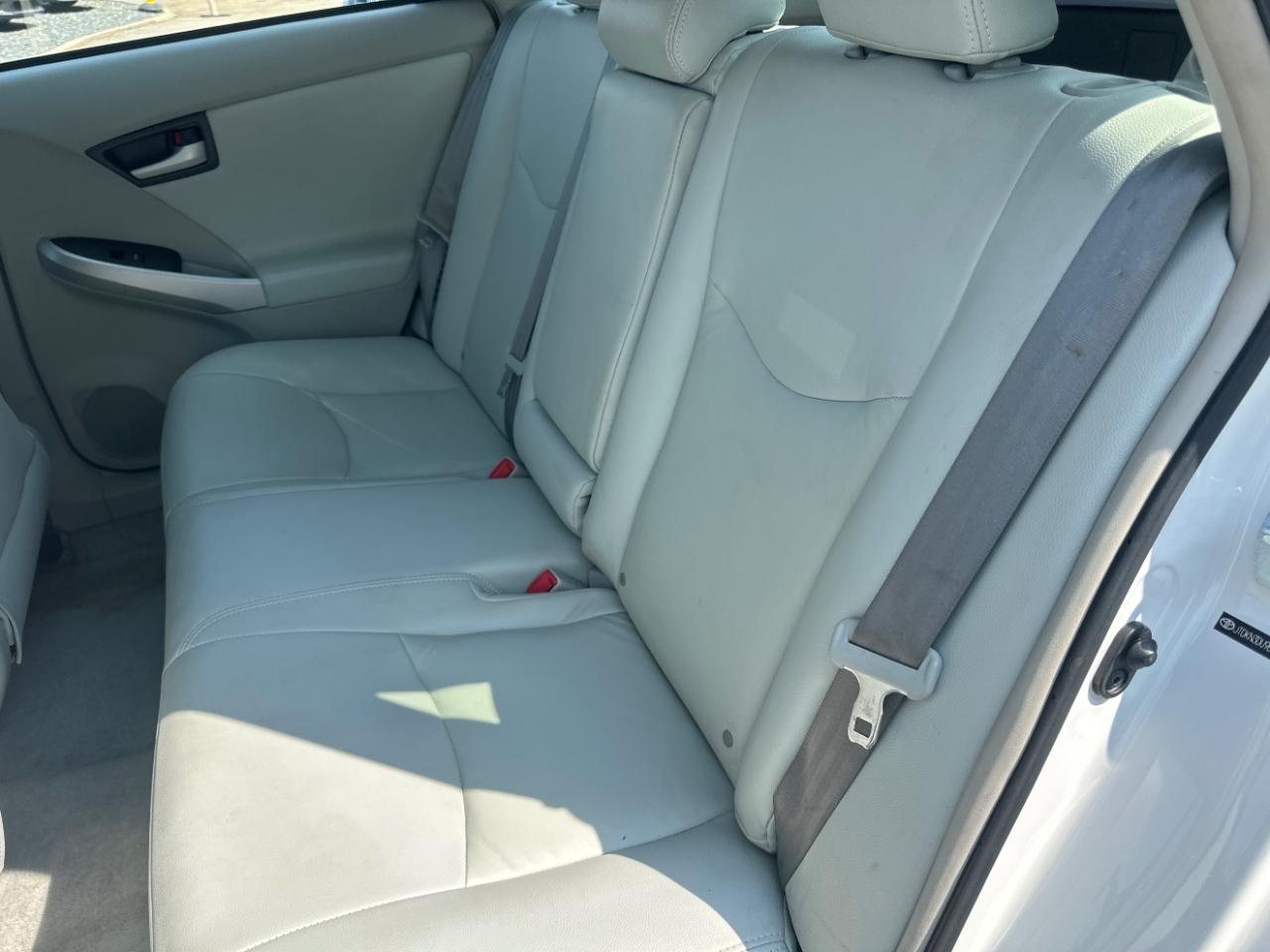 Toyota Prius 5dr HB III (Natl) 2011