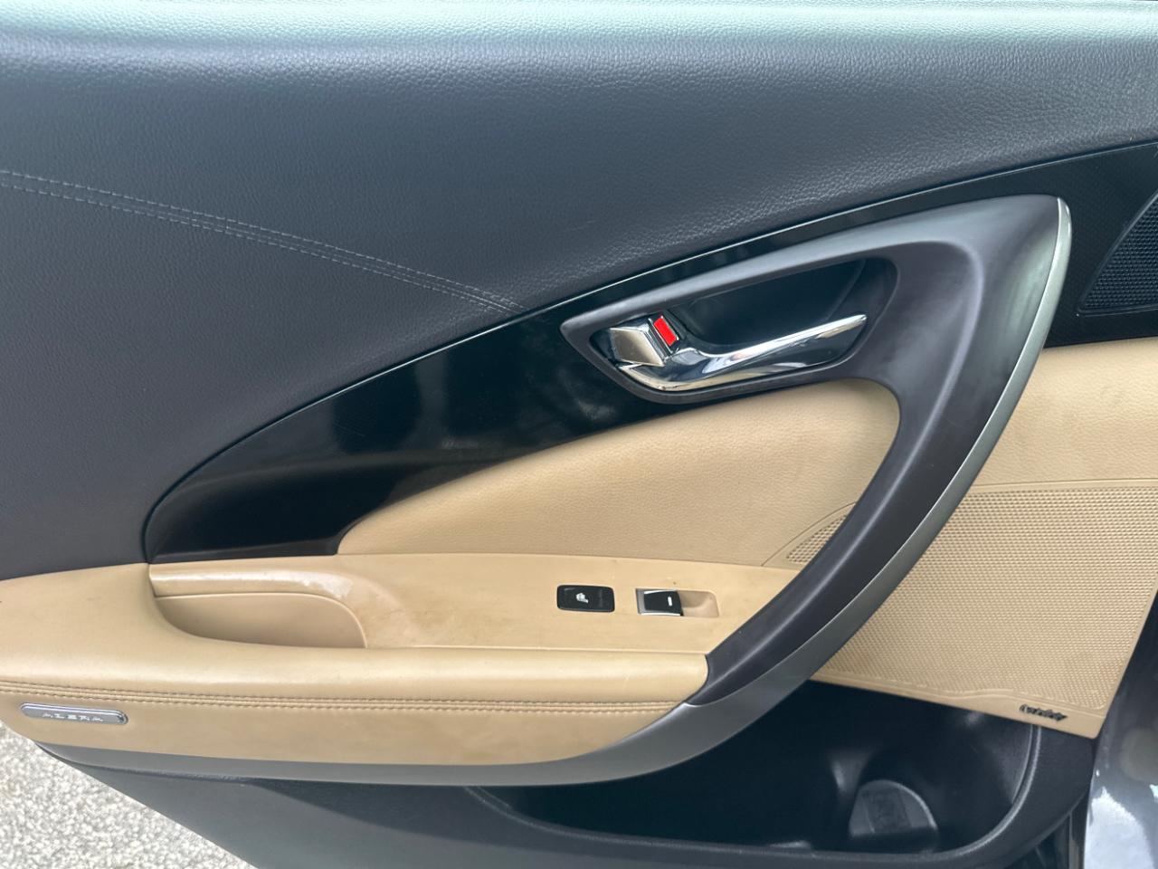 Hyundai Azera 4dr Sdn 2015