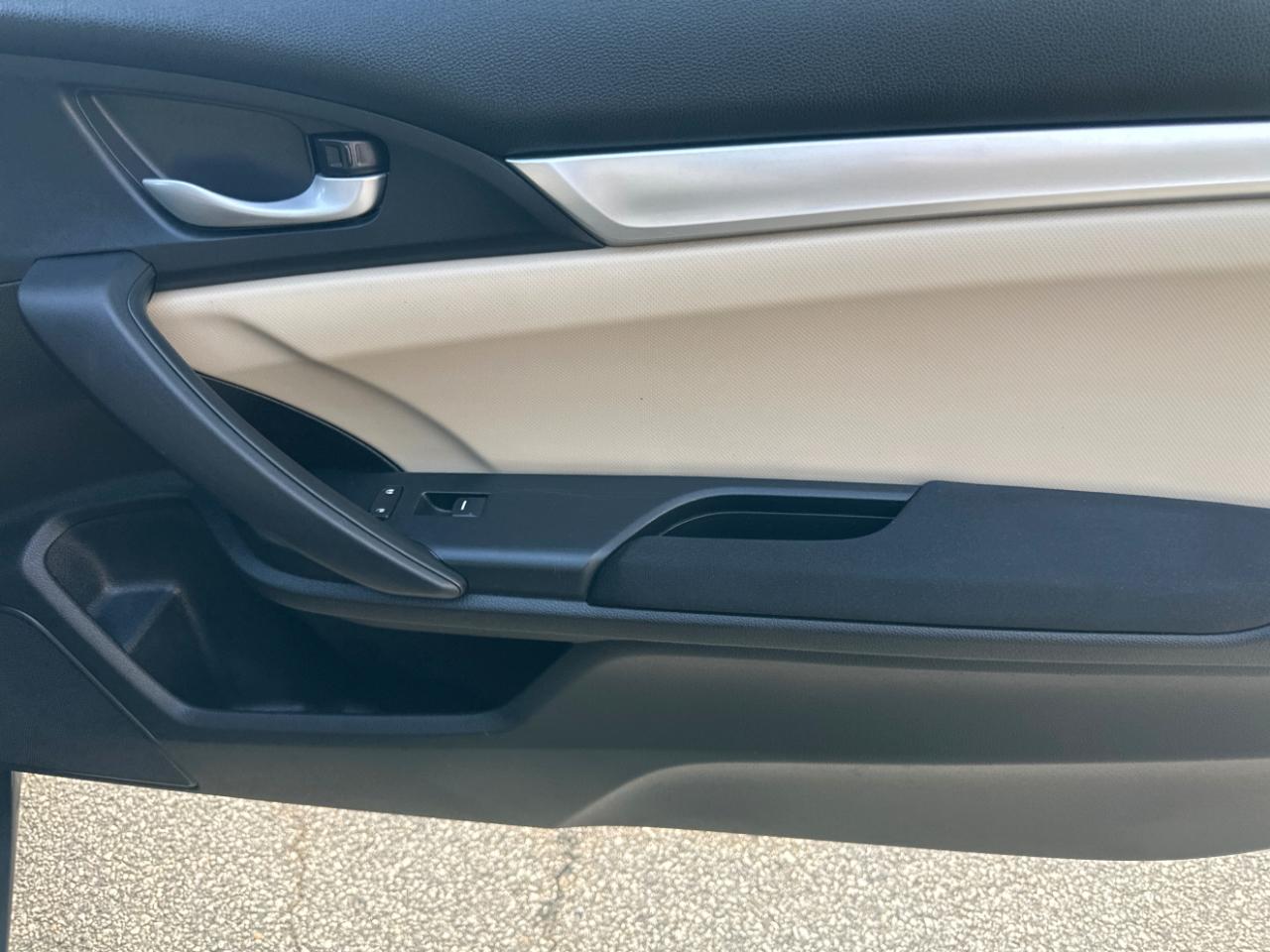 Honda Civic Coupe 2dr CVT LX 2016