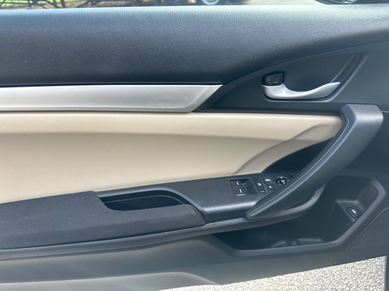 Honda Civic Coupe 2dr CVT LX 2016