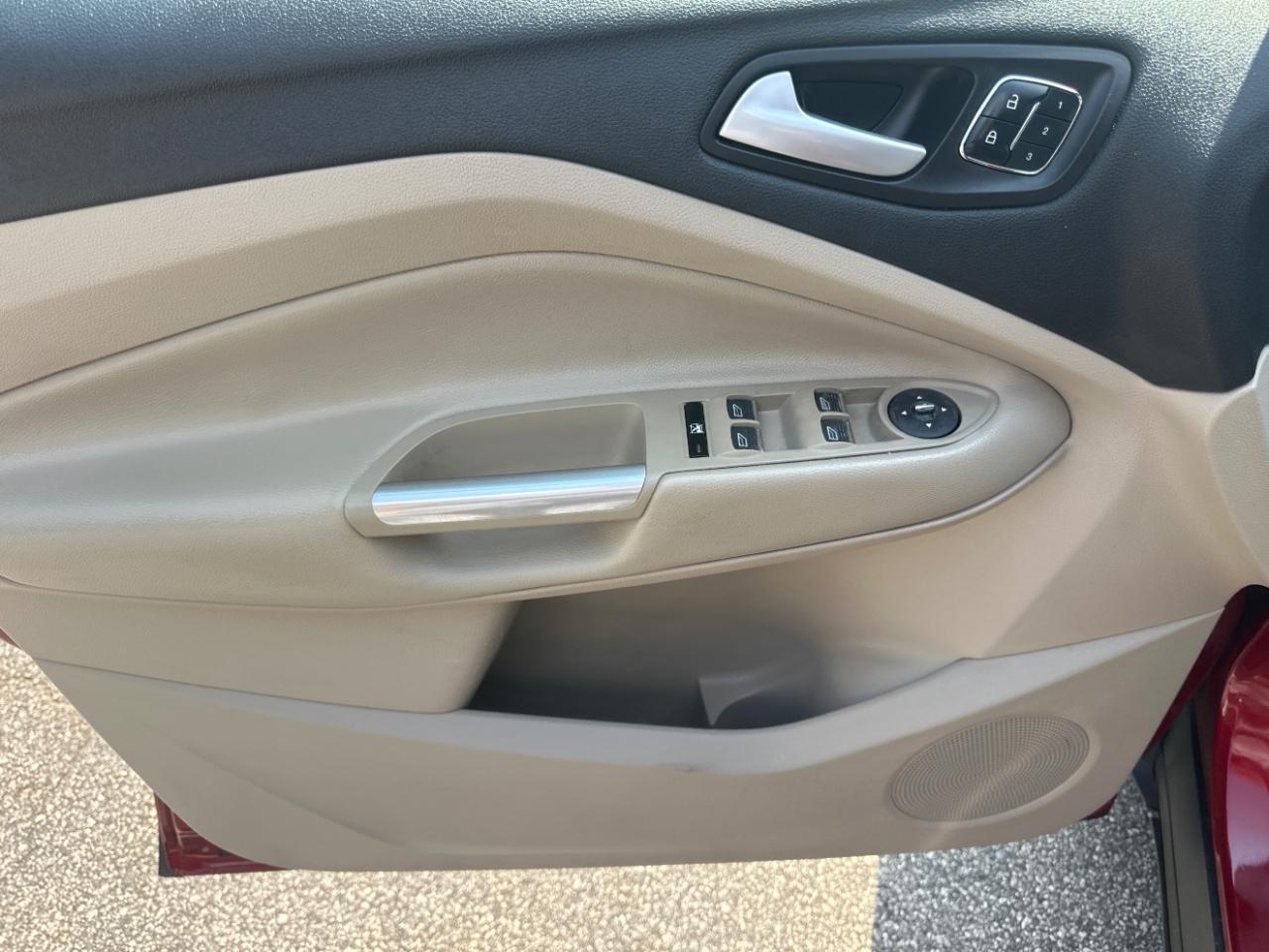 Ford Escape FWD 4dr Titanium 2016