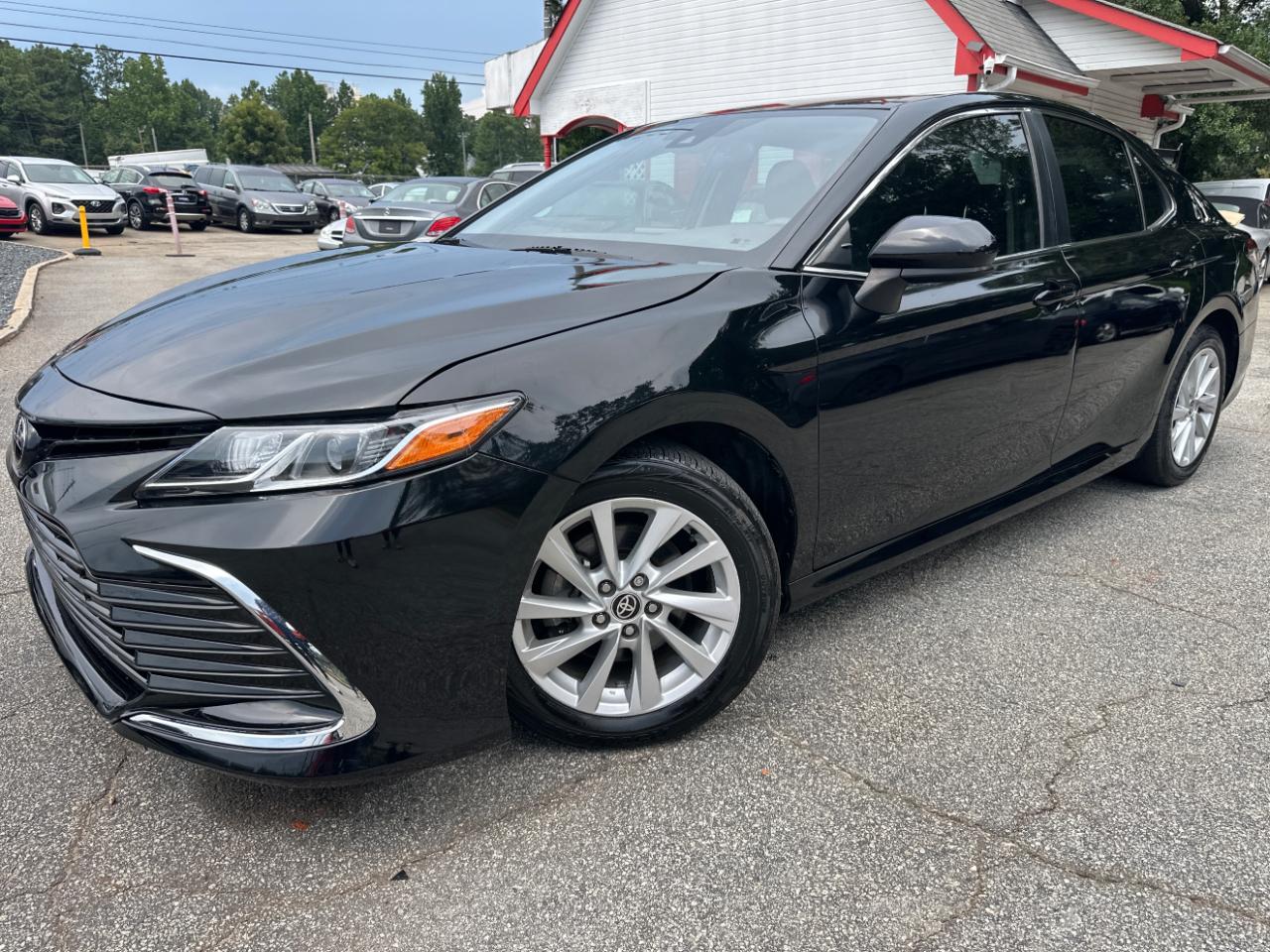 Toyota Camry LE Auto (Natl) 2021