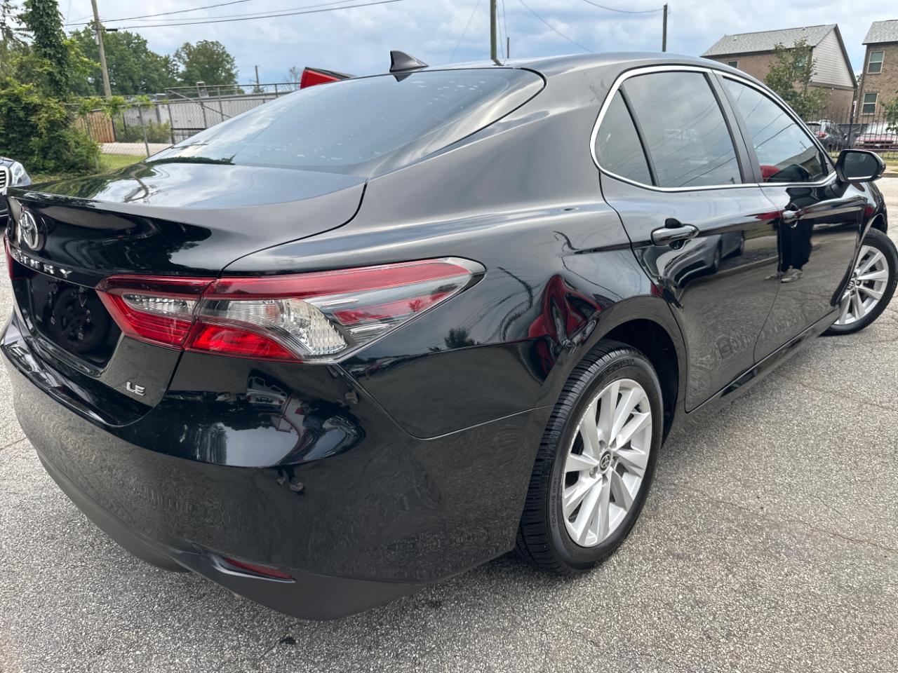 Toyota Camry LE Auto (Natl) 2021