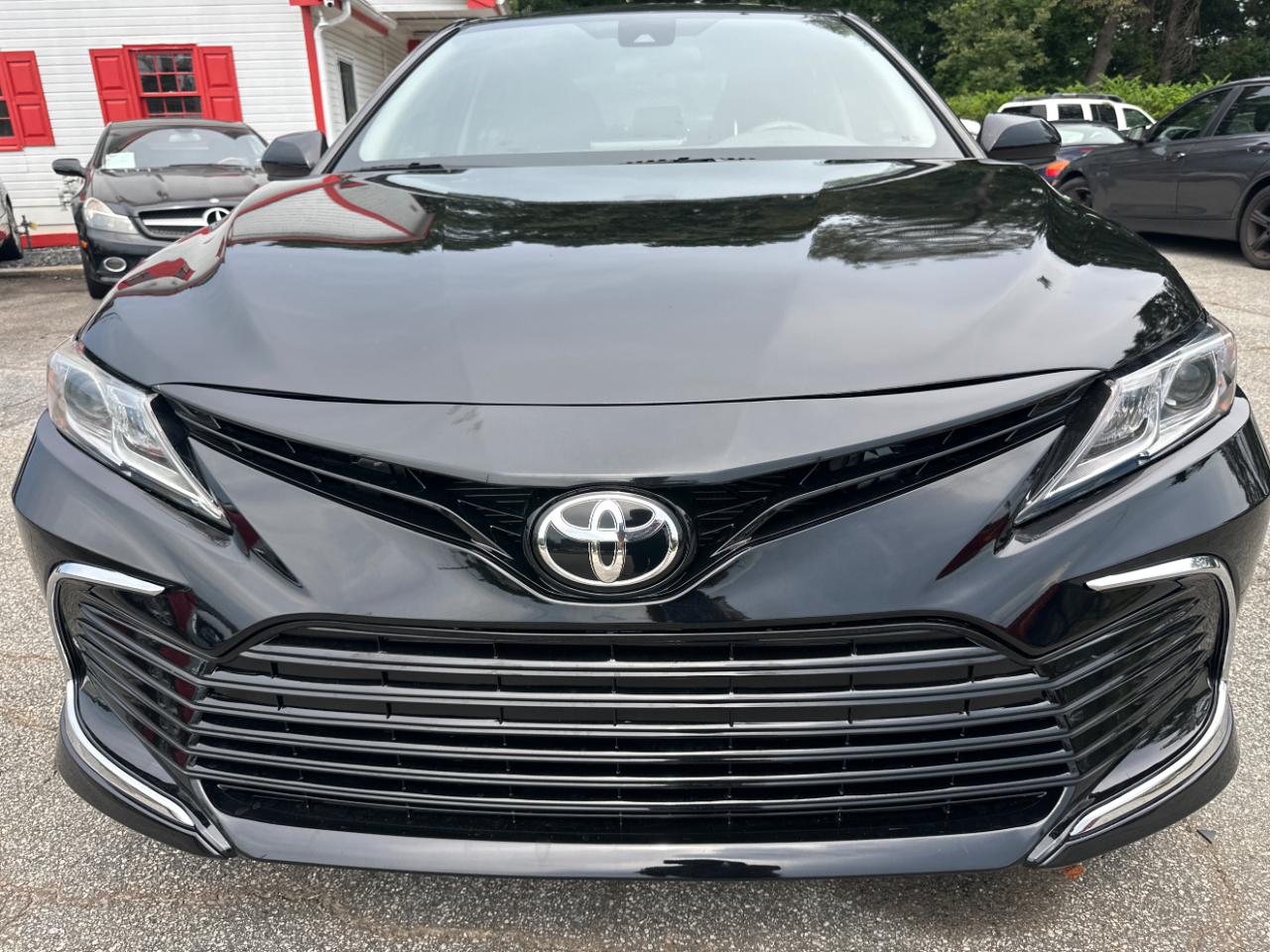 Toyota Camry LE Auto (Natl) 2021