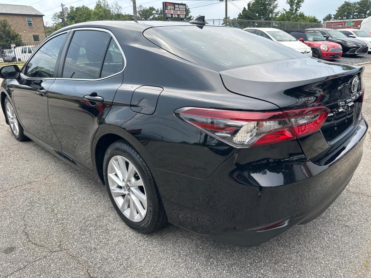 Toyota Camry LE Auto (Natl) 2021
