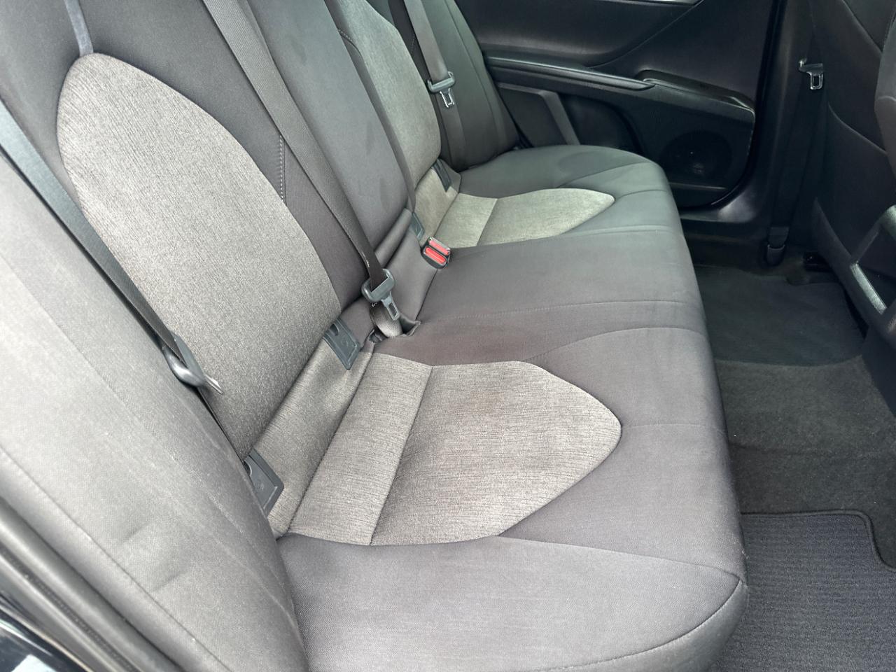 Toyota Camry LE Auto (Natl) 2021