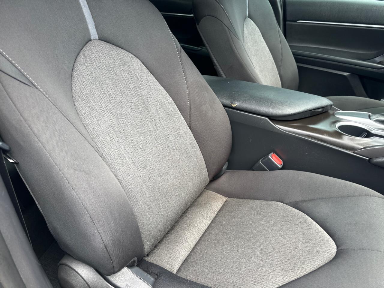 Toyota Camry LE Auto (Natl) 2021