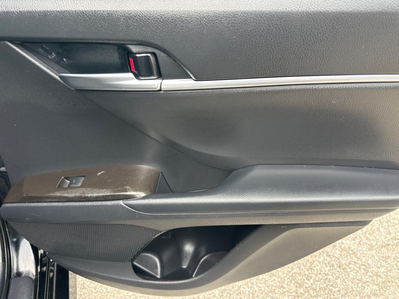 Toyota Camry LE Auto (Natl) 2021