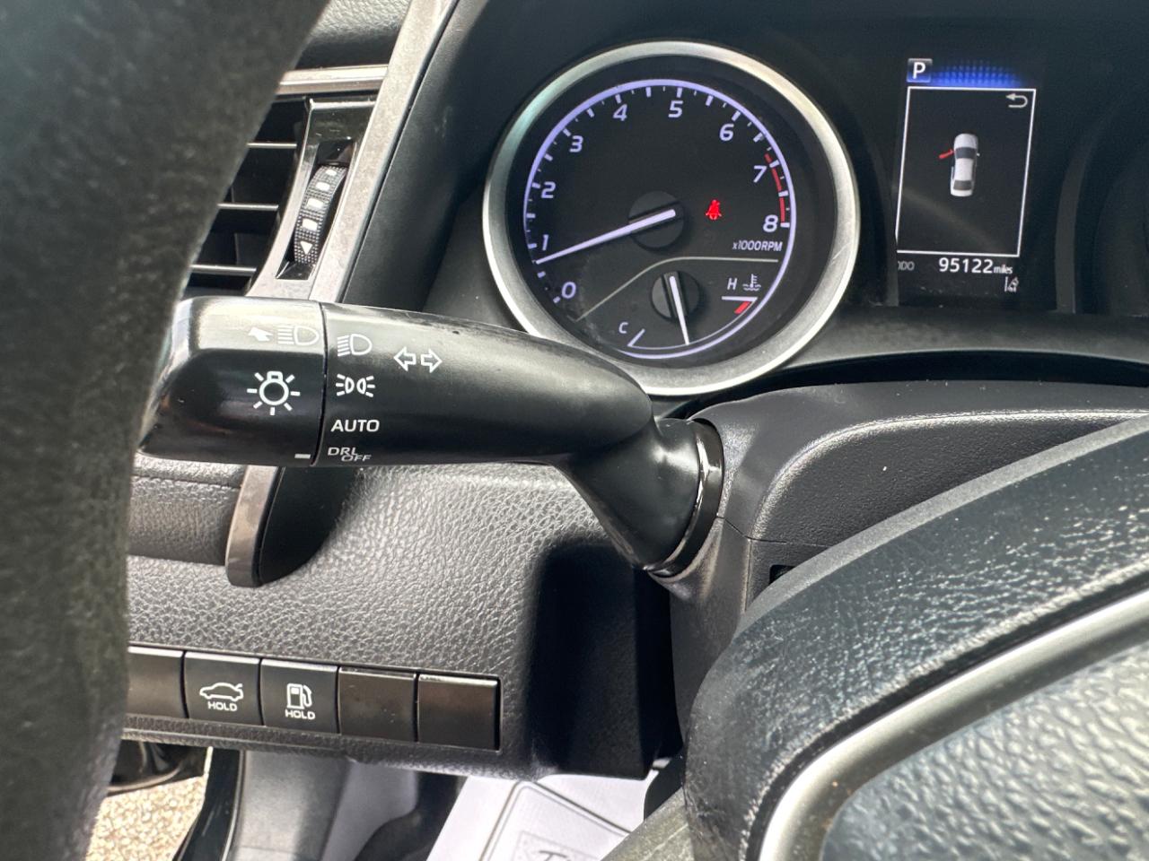Toyota Camry LE Auto (Natl) 2021