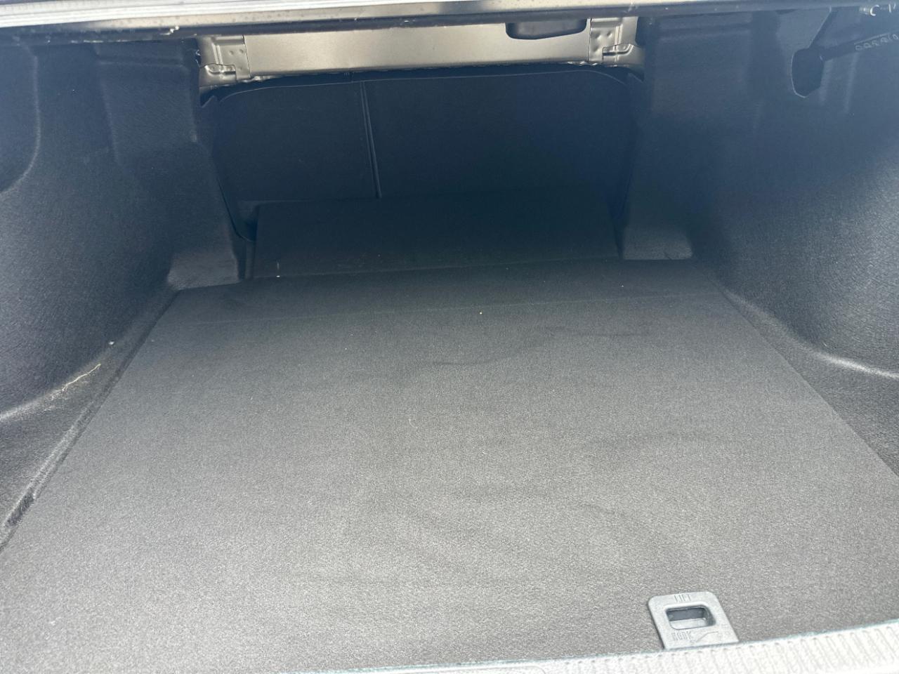 Toyota Camry LE Auto (Natl) 2021
