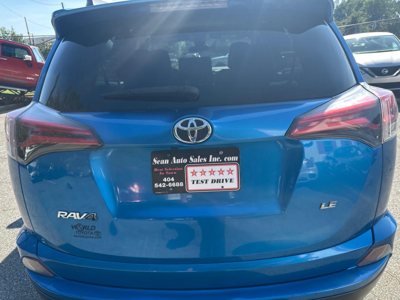 Toyota RAV4 LE FWD (Natl) 2018