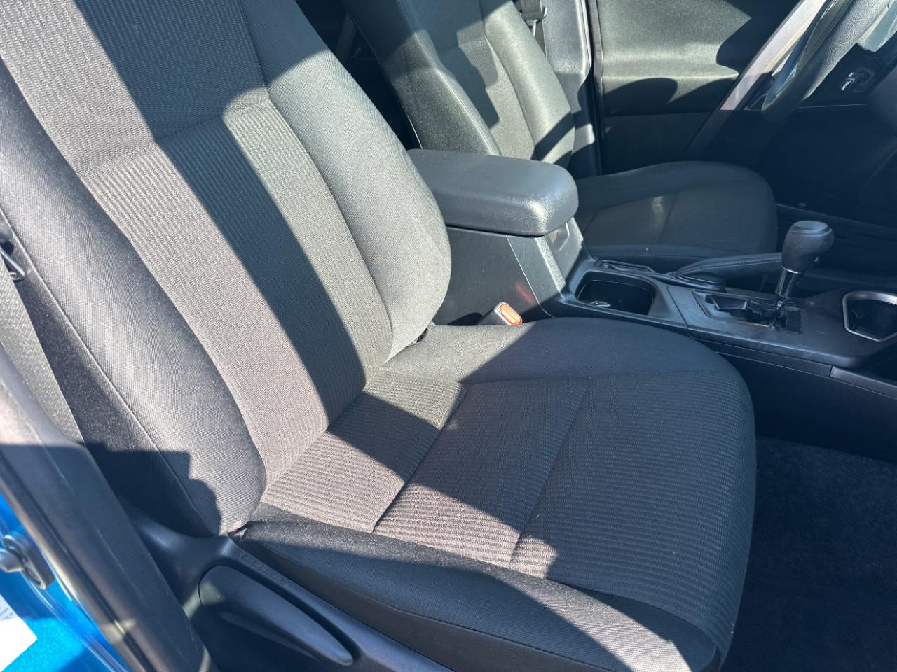 Toyota RAV4 LE FWD (Natl) 2018