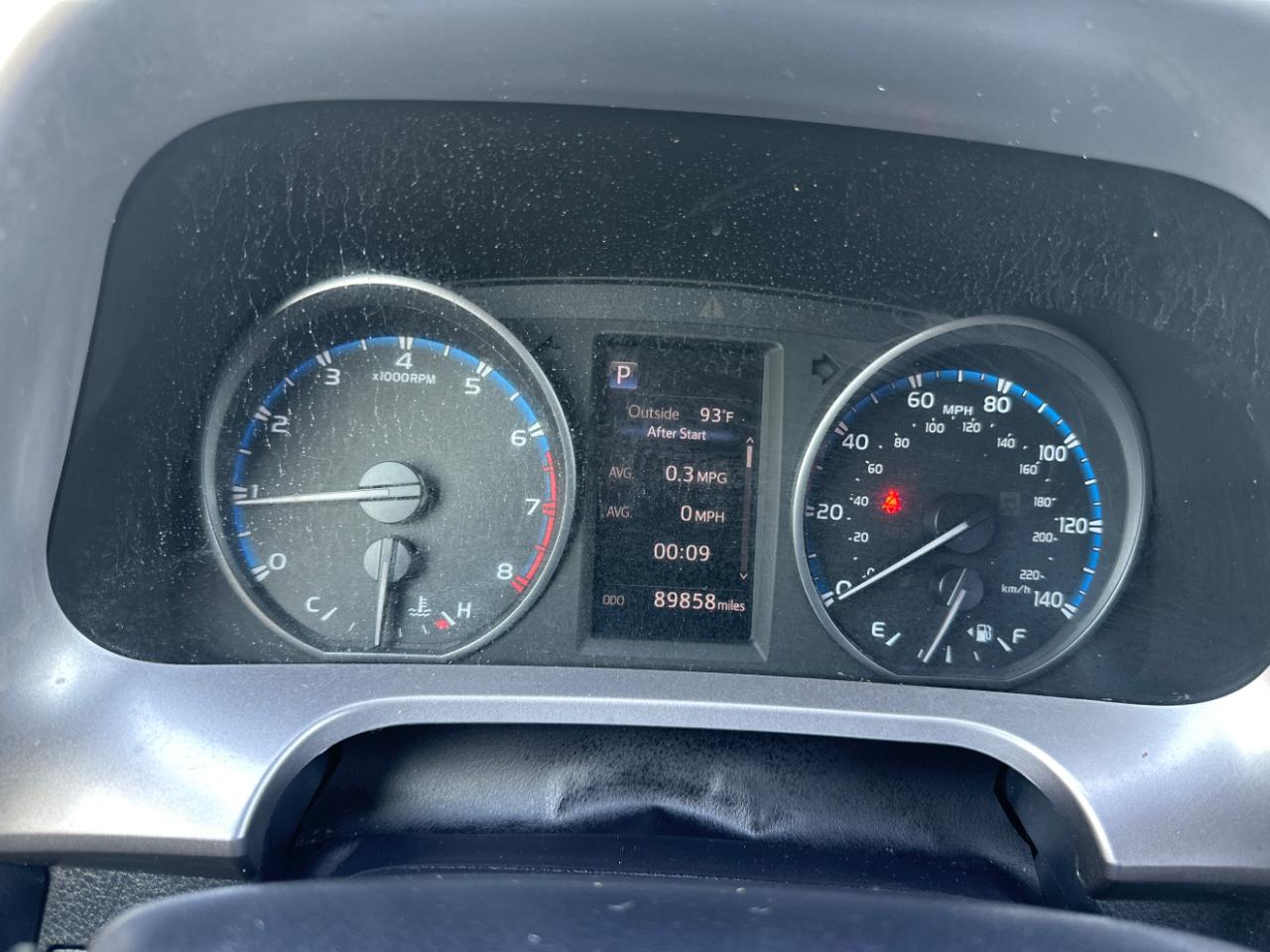 Toyota RAV4 LE FWD (Natl) 2018