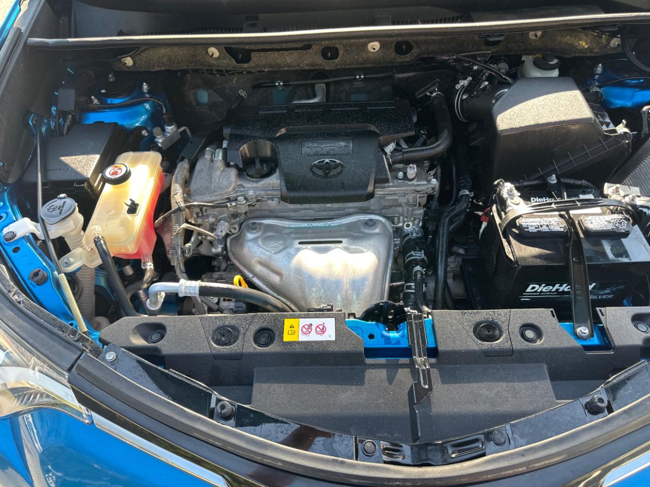Toyota RAV4 LE FWD (Natl) 2018